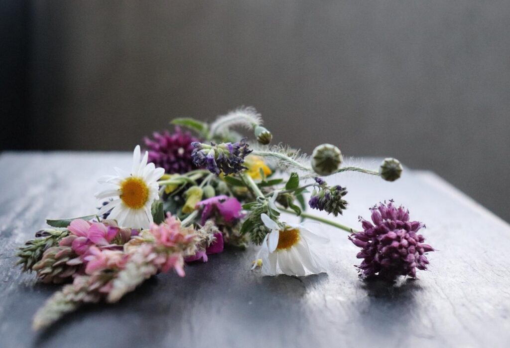 flower bouquet, field flowers, slate-4261190.jpg